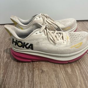 Hoka Clifton 9